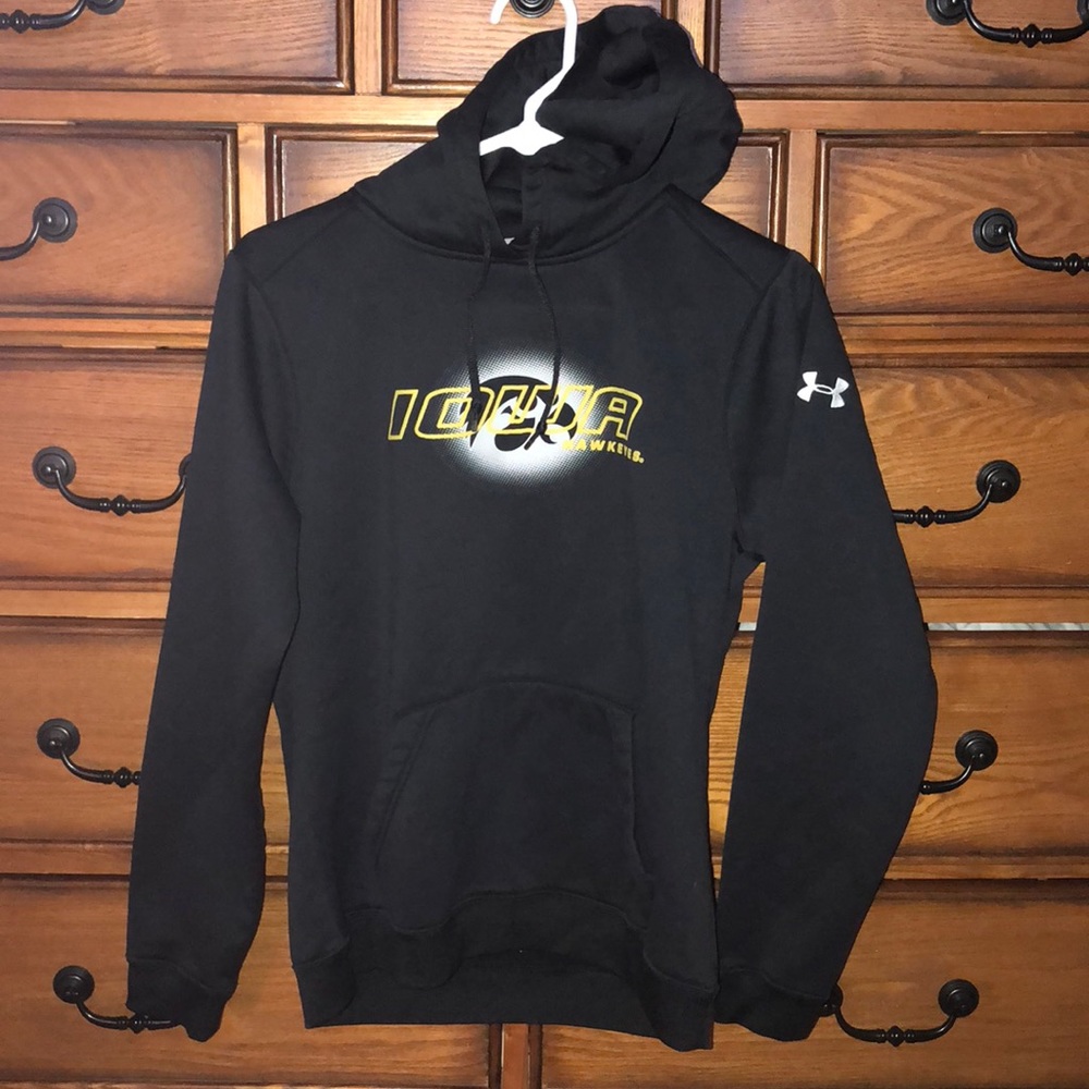 Women’s Iowa Hawkeye hooded UA sweatshirt
